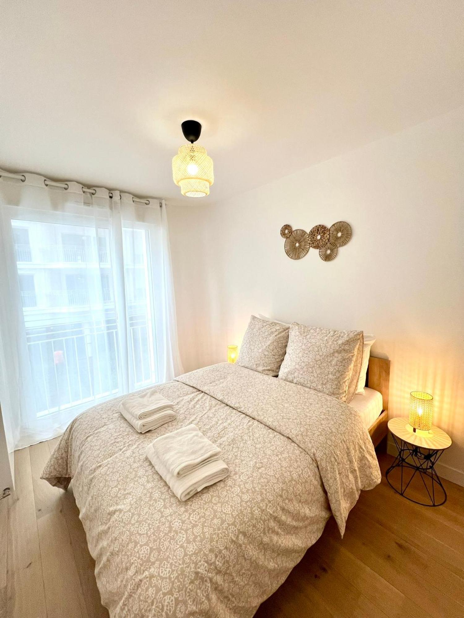 Appartement Neuf Et Spacieux Clichy Exterior photo